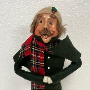 Byers’ Choice Caroler Man with Mustache 1991 Figurine Plaid Scarf Christmas
